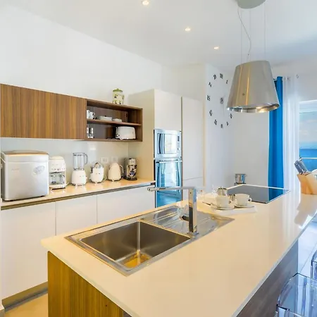 וילה My Exclusive Italy - Beachfront & Private Sea Access סורנטו