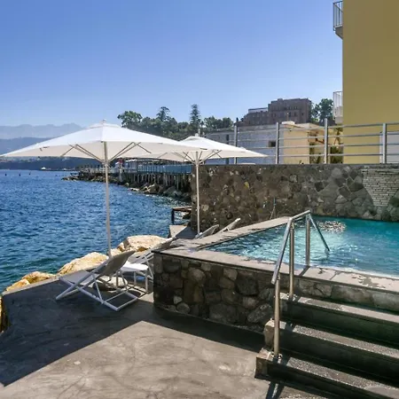 My Exclusive Italy - Beachfront & Private Sea Access Willa *