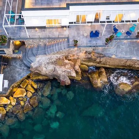My Exclusive Italy - Beachfront & Private Sea Access Willa